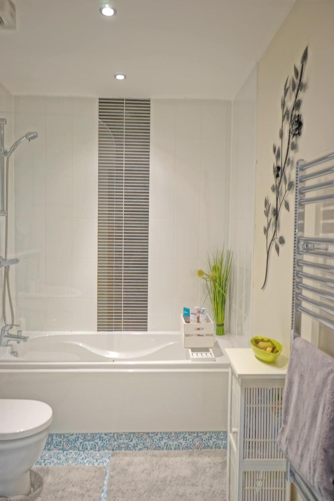 Soak Up The Light At A Soothing, Stylish Apartment In Swansea Marina Zimmer foto